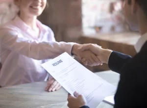 12 Aplikasi Pembuat CV Berkualitas yang Gratis dan Mudah